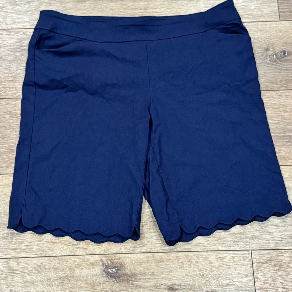 Coral Bay Navy Stretch Bermuda Shorts with Scalloped Hem size 16W Plus‎